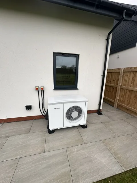 Heat pump indoor cylinder and buffer with new controls